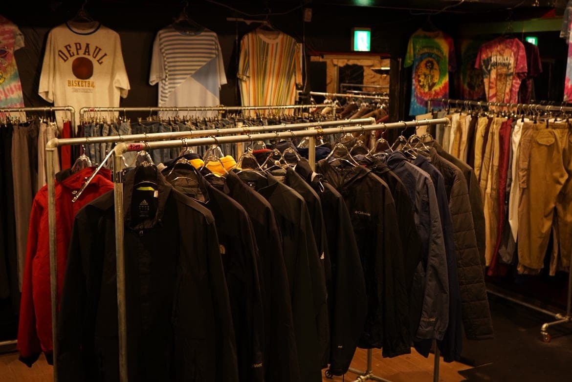 三千円 帯広店の店内